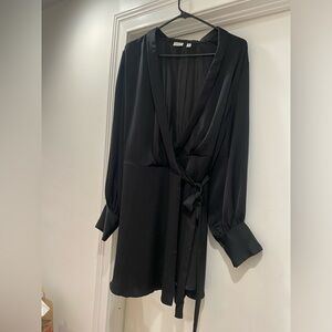 Aritzia Babaton “Hyde satin mini dress” Sz XL